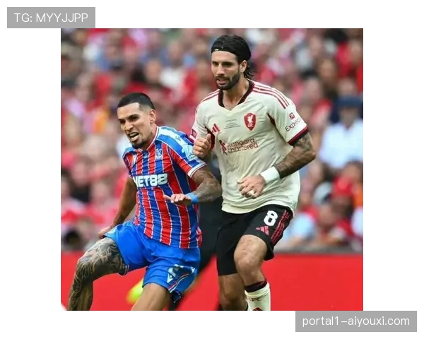 威尔休斯禁区内手球送点 水晶宫中场鲁莽犯规险酿大祸